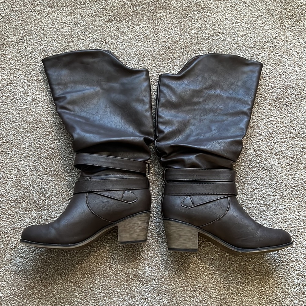 Journee Collection Tall Brown Boots - Picture 4 of 9